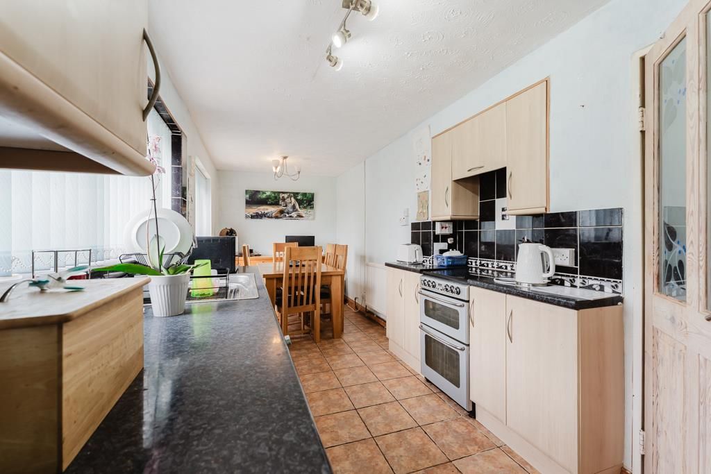 Property photo 3 of 23 20 Sandlands Avenue, Brigstock (13 Of 23).Jpg