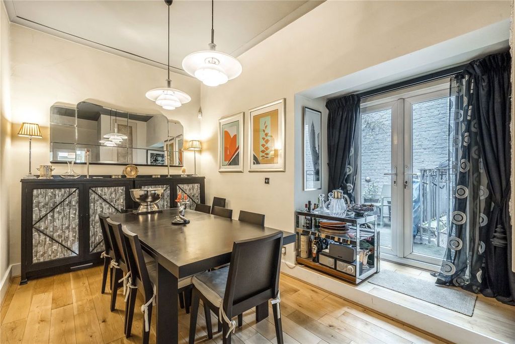 Property photo 3 of 6