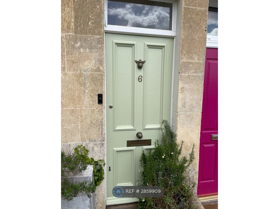 Property photo 2 of 24