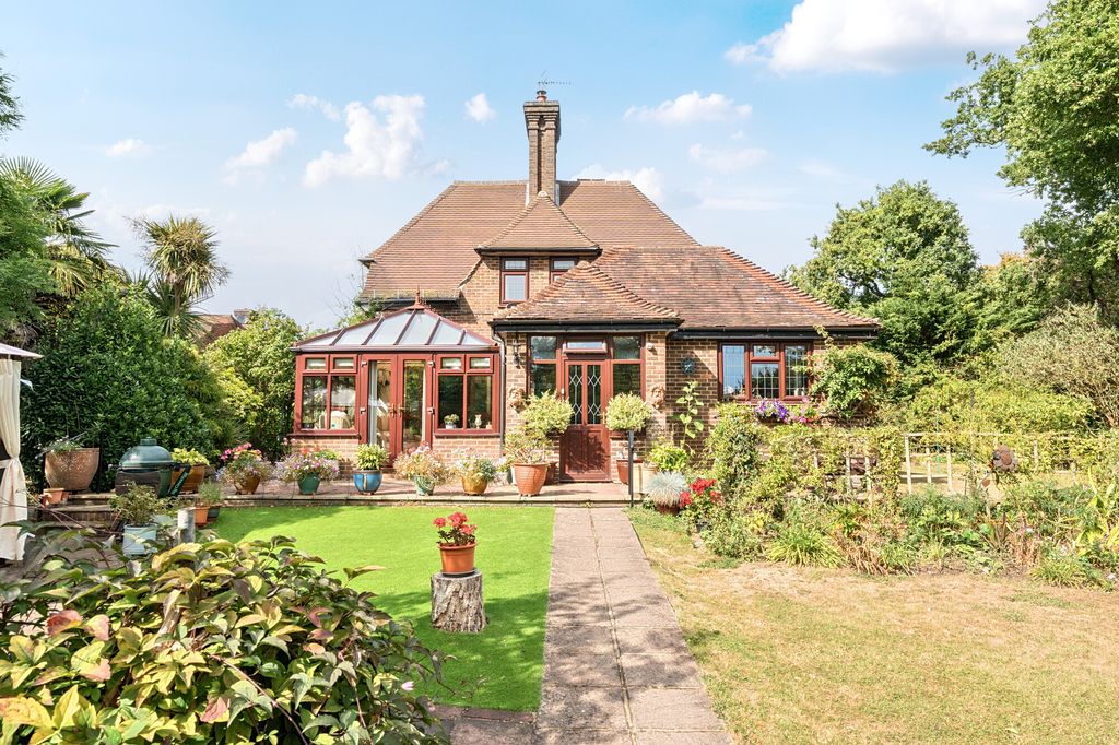 Property photo 1 of 30 Main Front