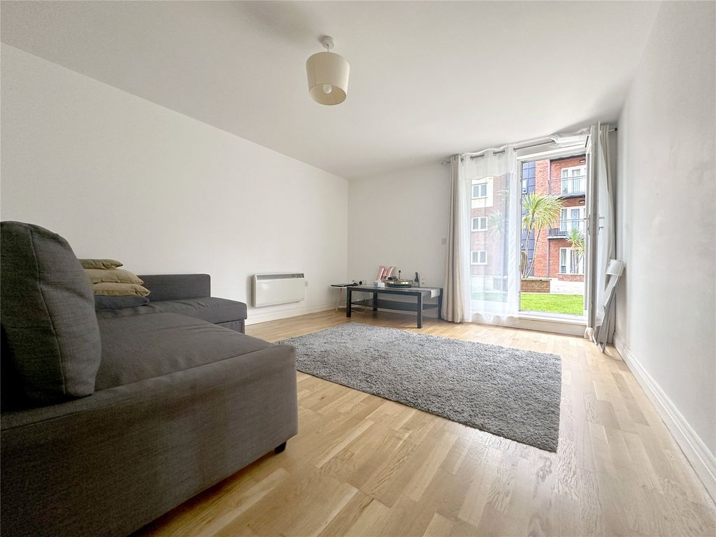 Property photo 1 of 6 Living Space
