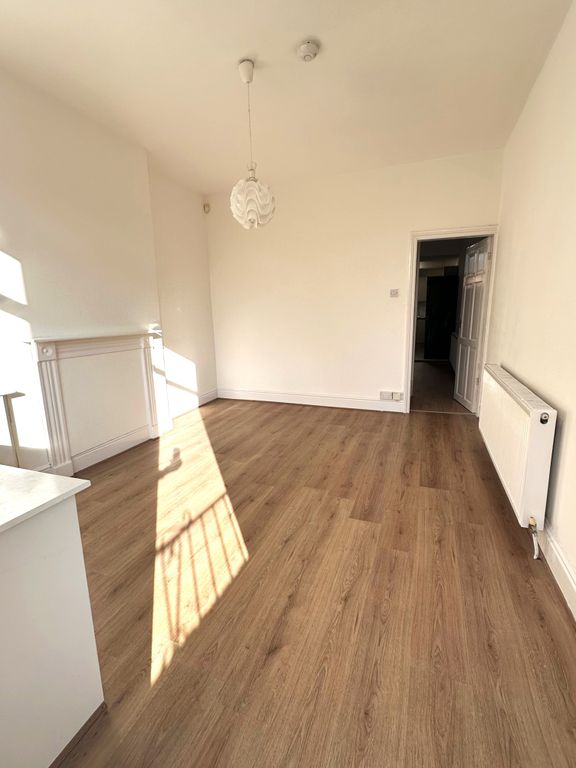 Property photo 3 of 32