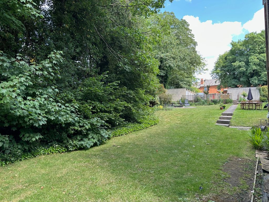 Additional image 9 of 2 bed flat for saleTruss Hill Road, Ascot SL5