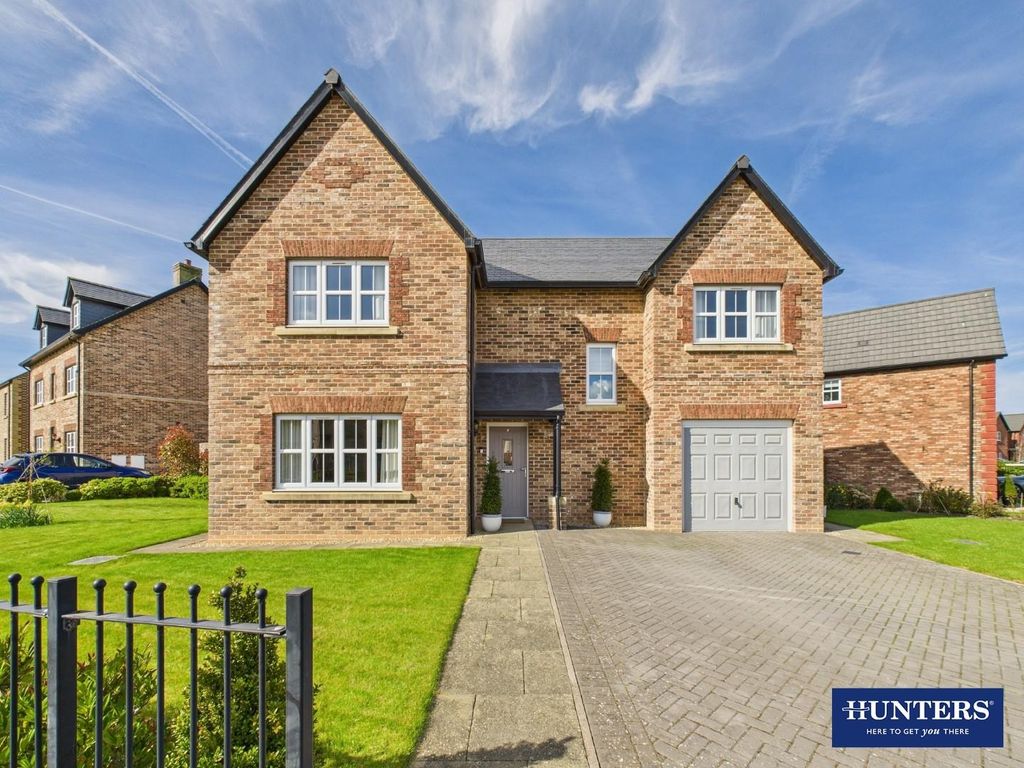 Property photo 1 of 35 Frontage