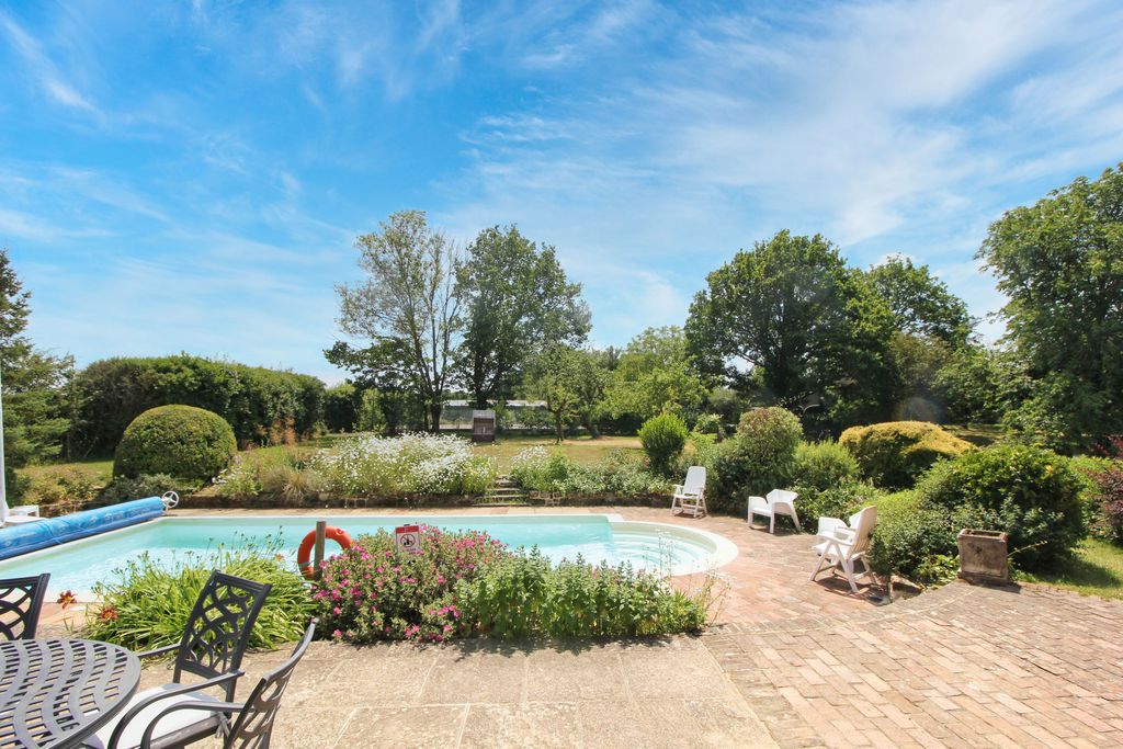 Property photo 2 of 16 Image