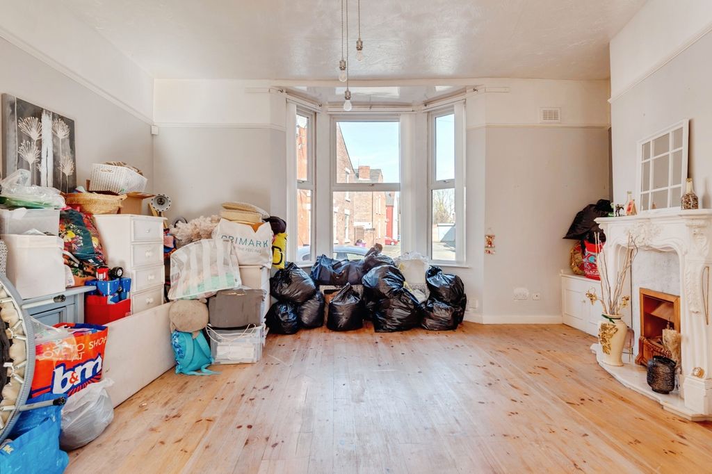 Property photo 3 of 16 Pbox-Img.Jpg