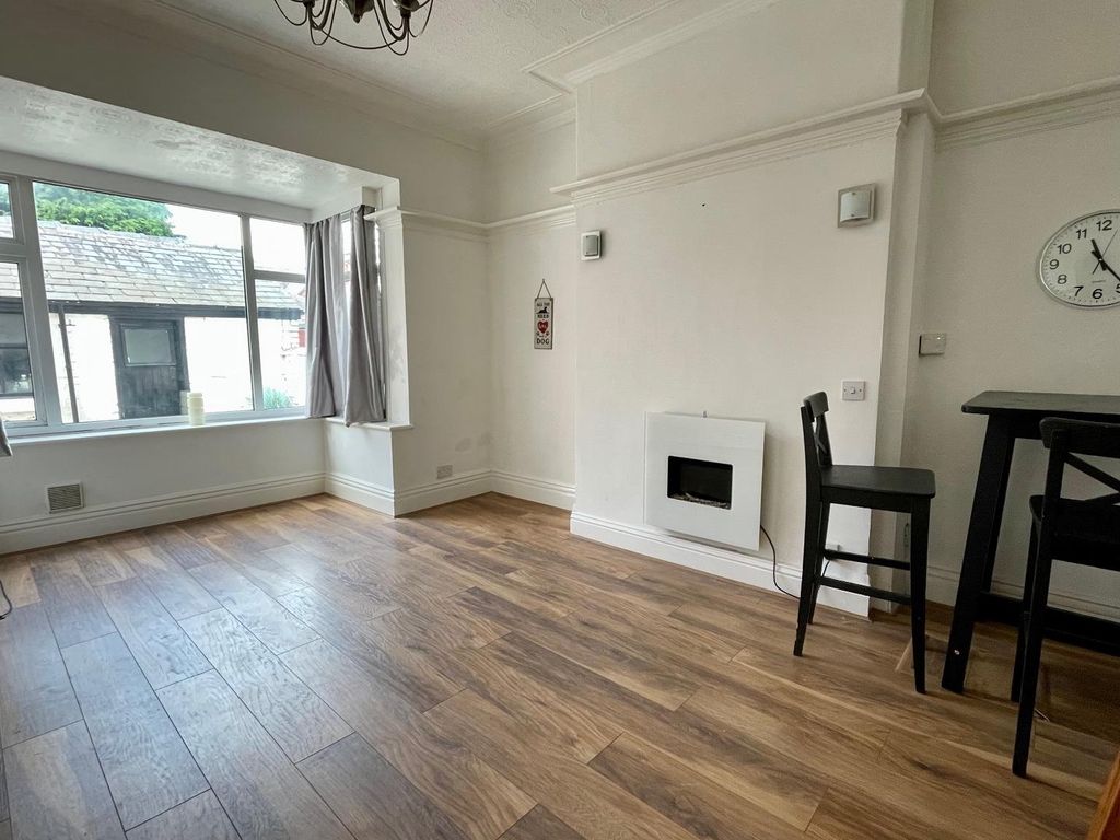 Property photo 3 of 10 452592F6-DC5F-42EE-B514-8Ac77Beaee12.Jpeg