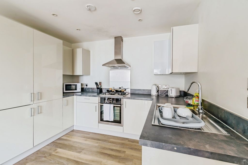 Property photo 3 of 17 Photo