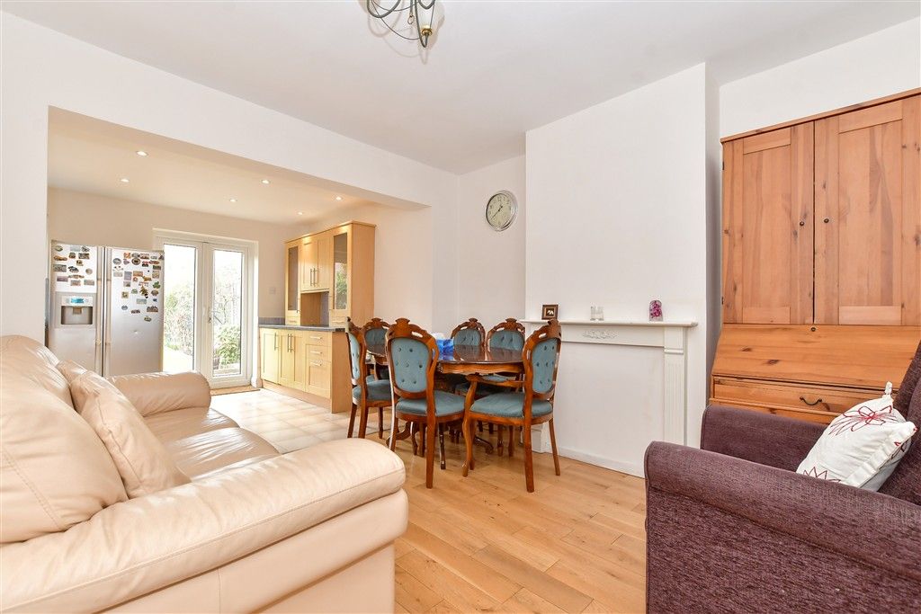 Property photo 3 of 15 Dining Area