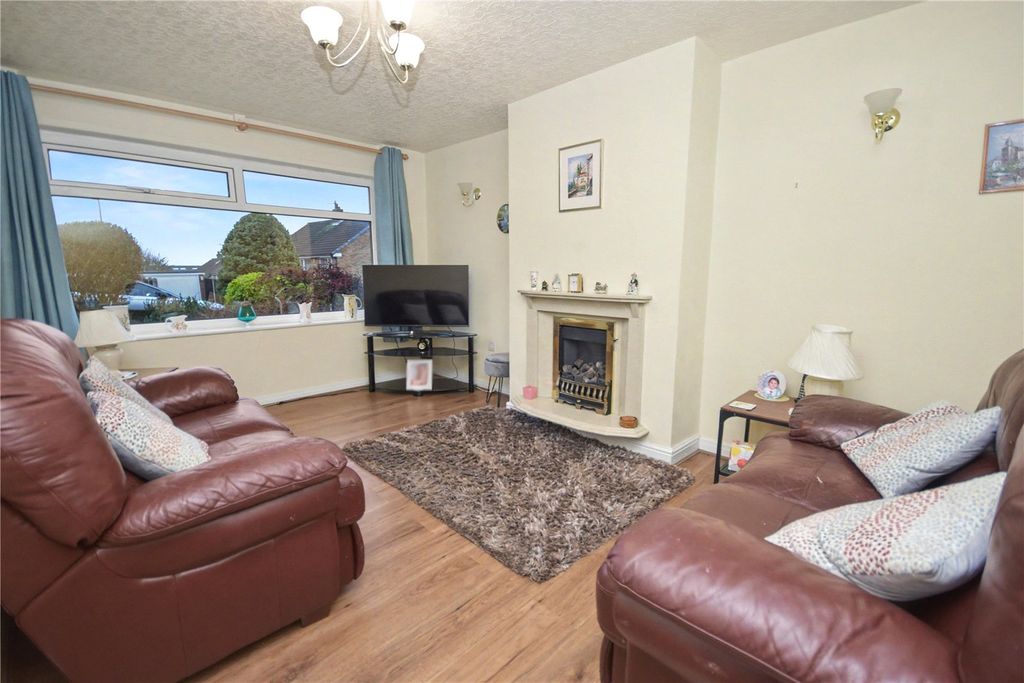 Property photo 2 of 14 Picture No. 17