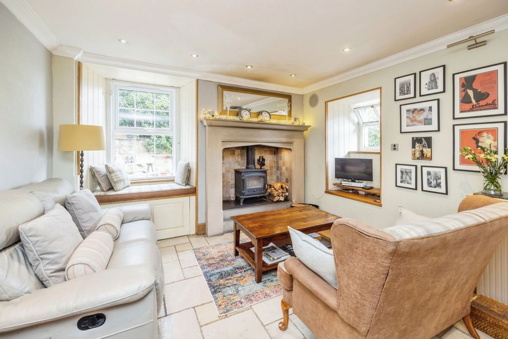 Property photo 3 of 20 Kitchen