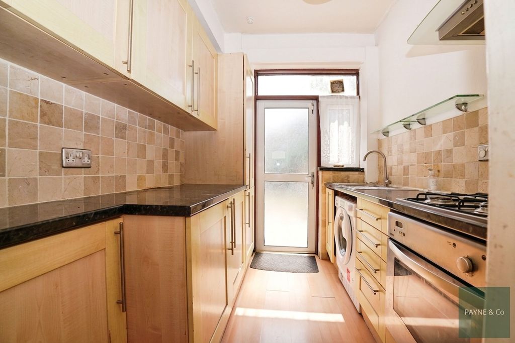 Property photo 3 of 13
