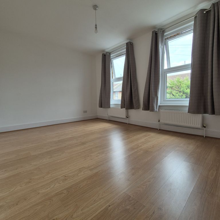 Property photo 3 of 11