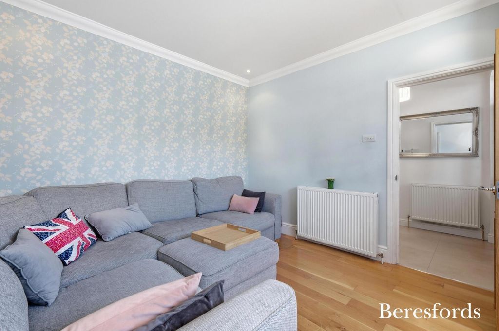 Additional image 7 of 4 bed semi-detached house for saleSeabrook Gardens, Romford RM7