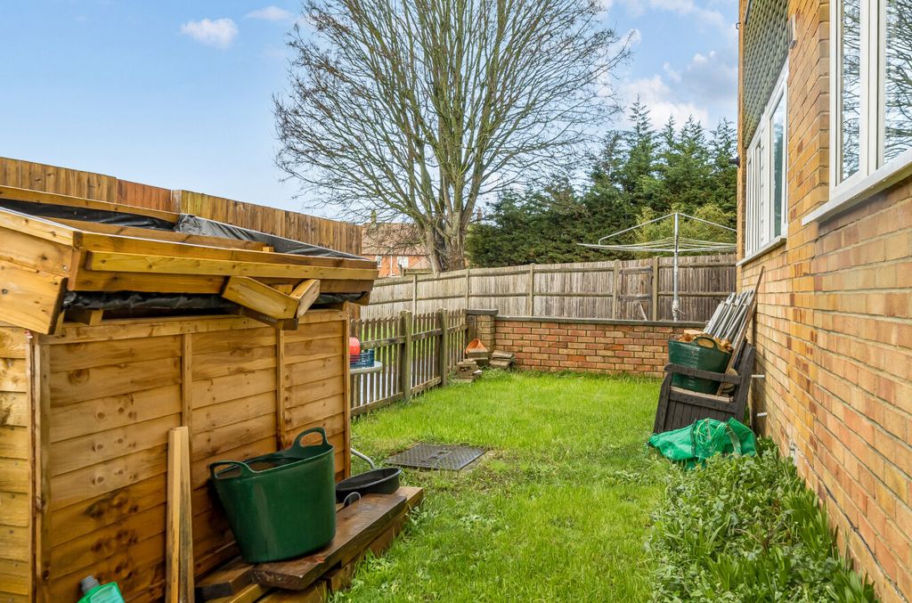 Property photo 3 of 16 1388572-11-696A2F...