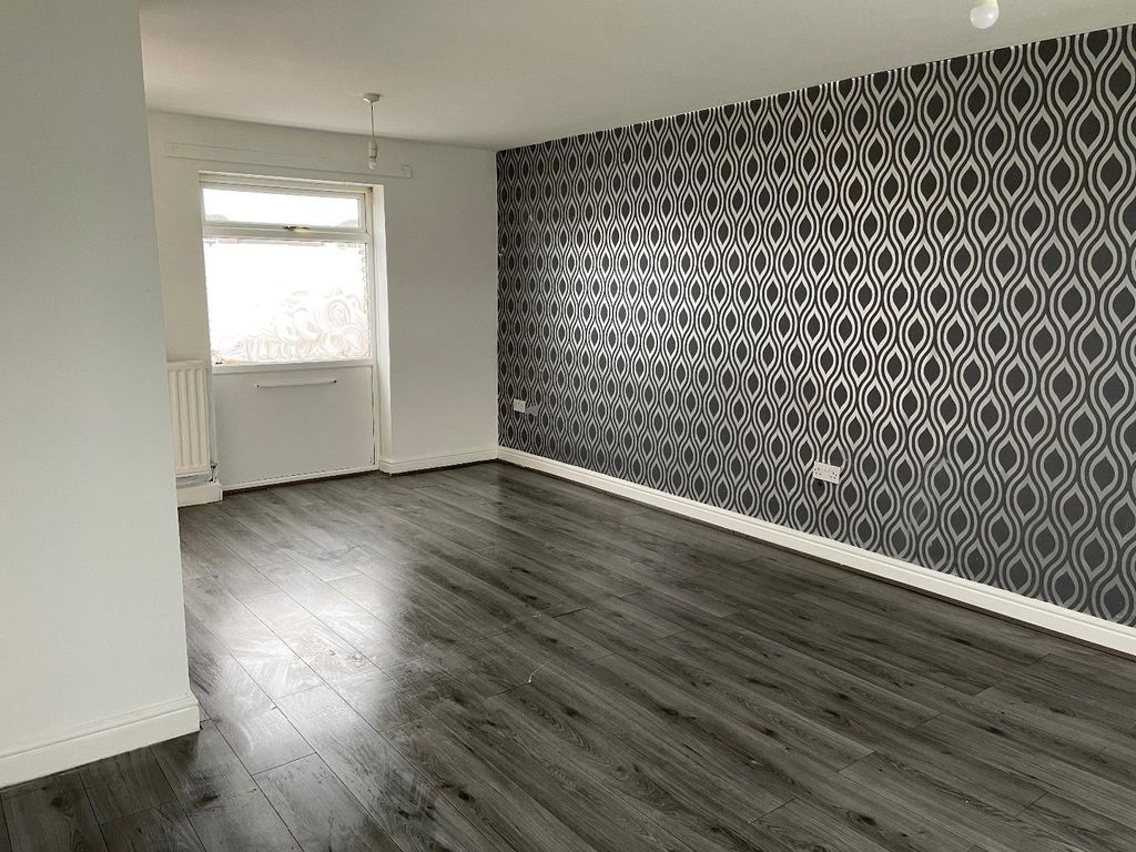 Property photo 2 of 9 Lounge