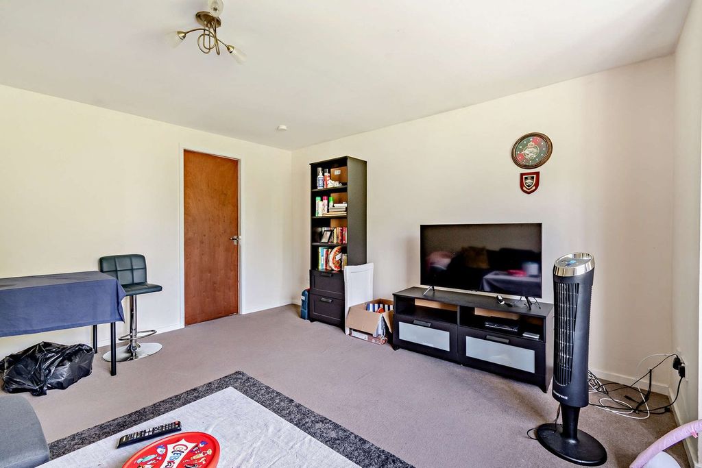 Property photo 3 of 16