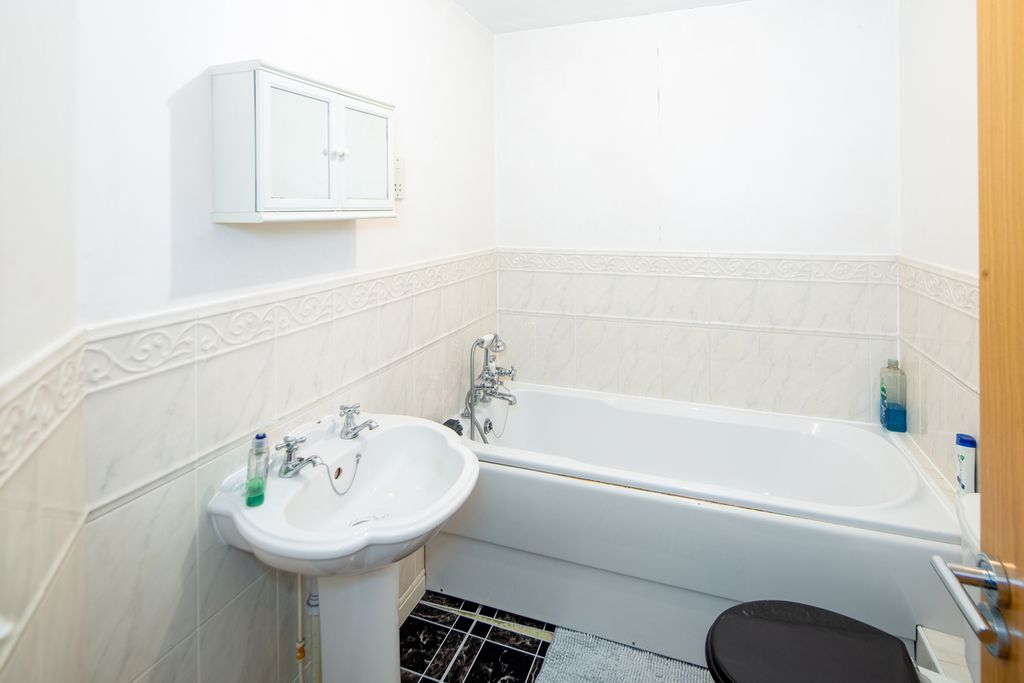 Additional image 10 of 3 bed terraced house for saleGrebe Road, Bicester OX26