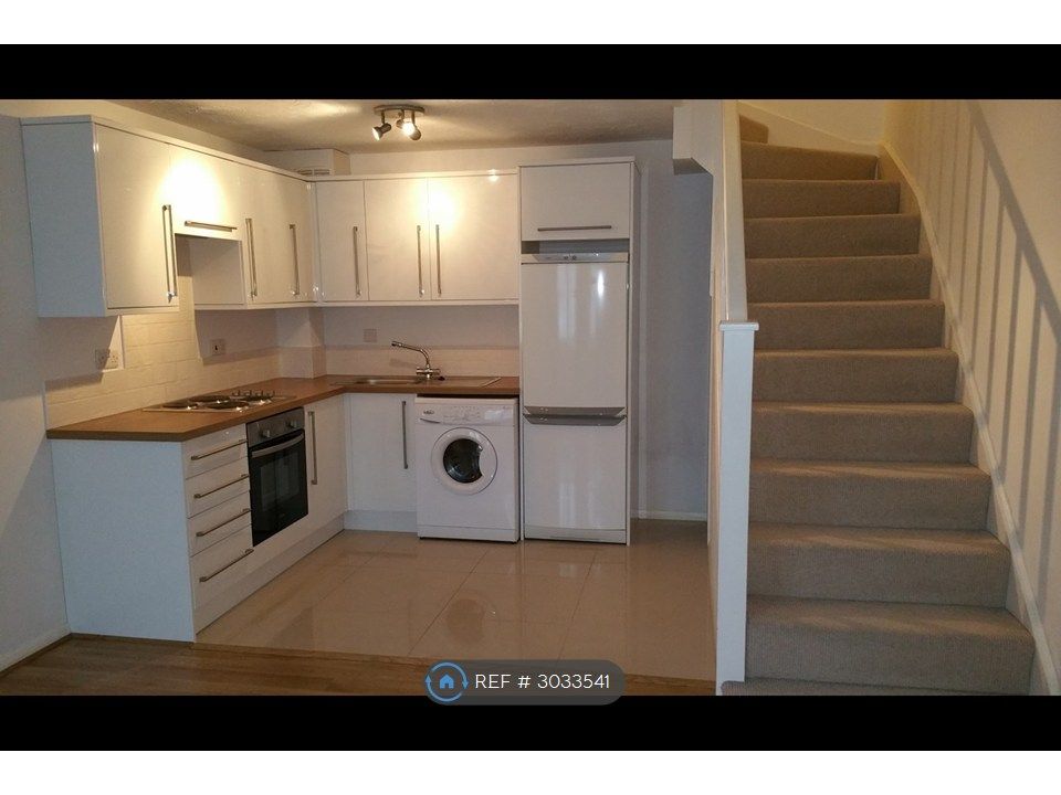 Property photo 1 of 11 Kitchen