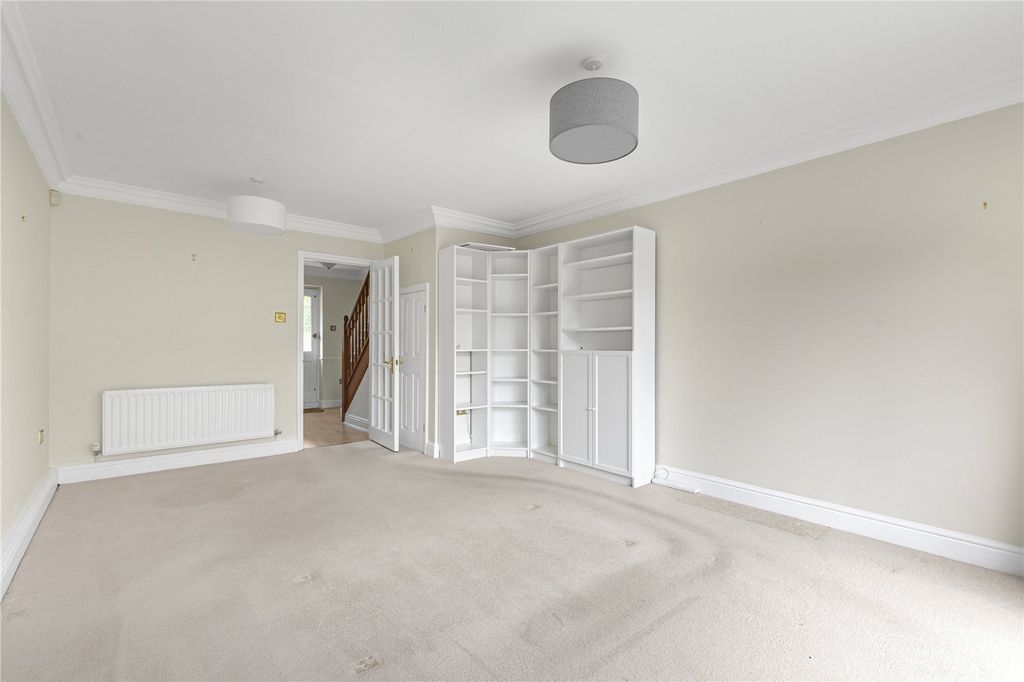 Property photo 3 of 10 Reception