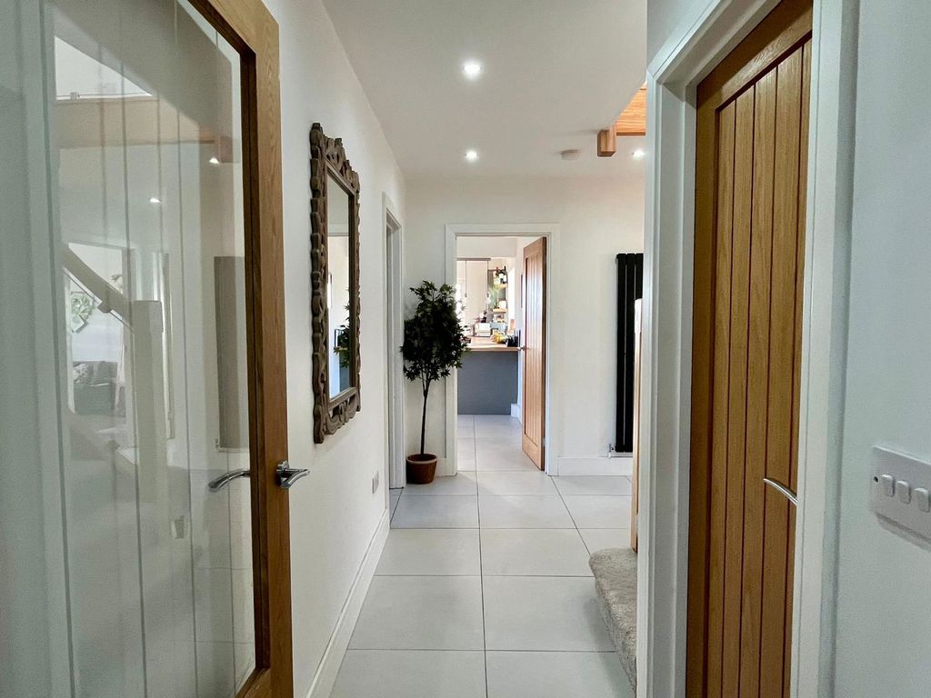 Property photo 2 of 34