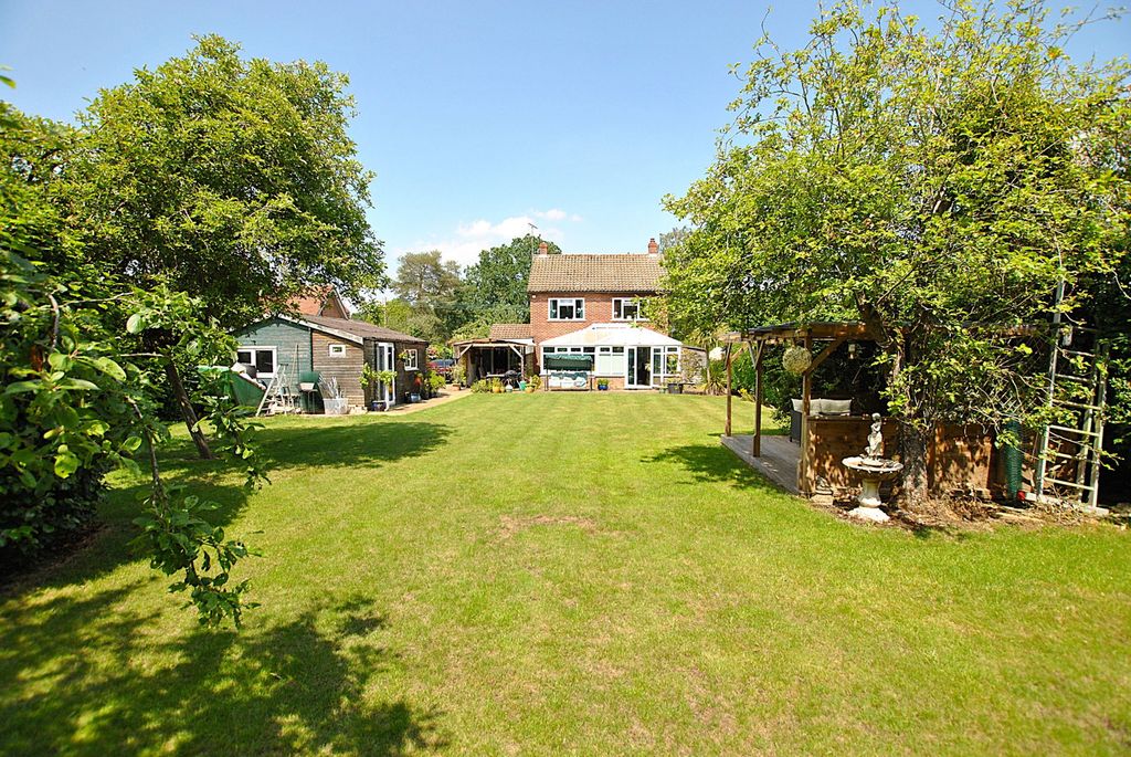 Property photo 2 of 31