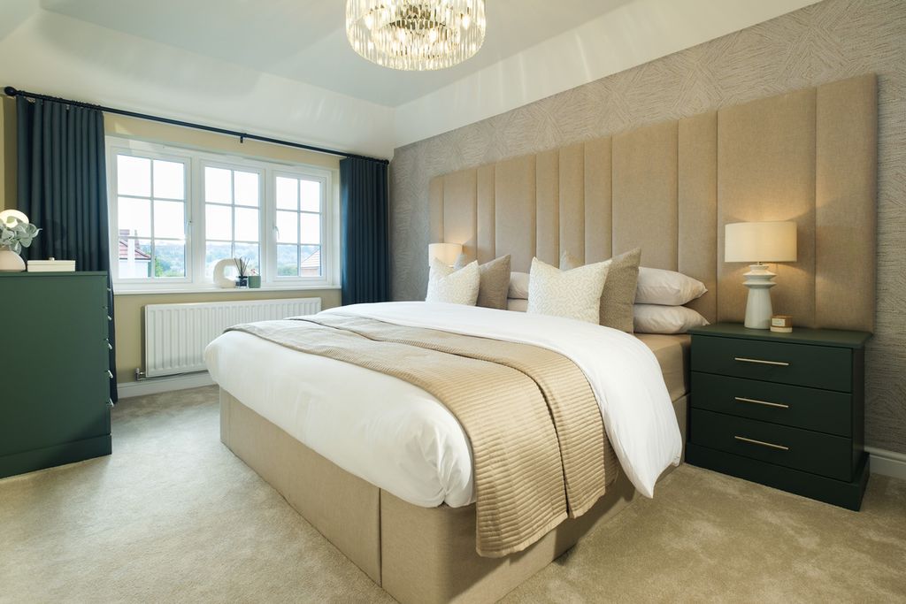 Property photo 3 of 10 Main Bedroom Of The Windsor, A 4 Bedroom House