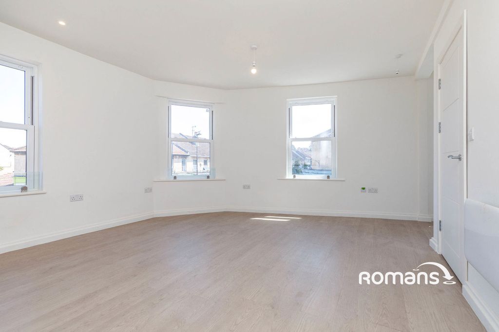 Property photo 2 of 11 Photo