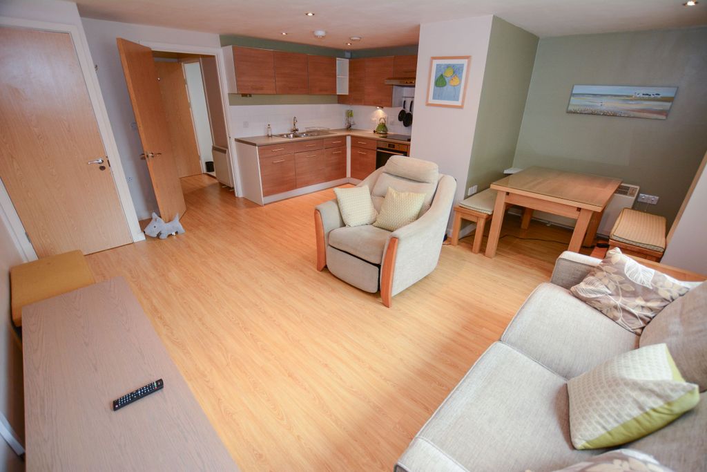 Property photo 3 of 12