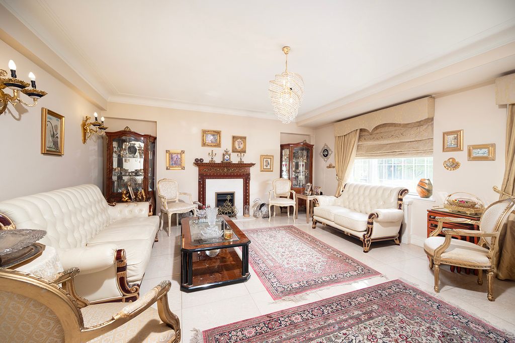 Property photo 1 of 14 Picture No. 15