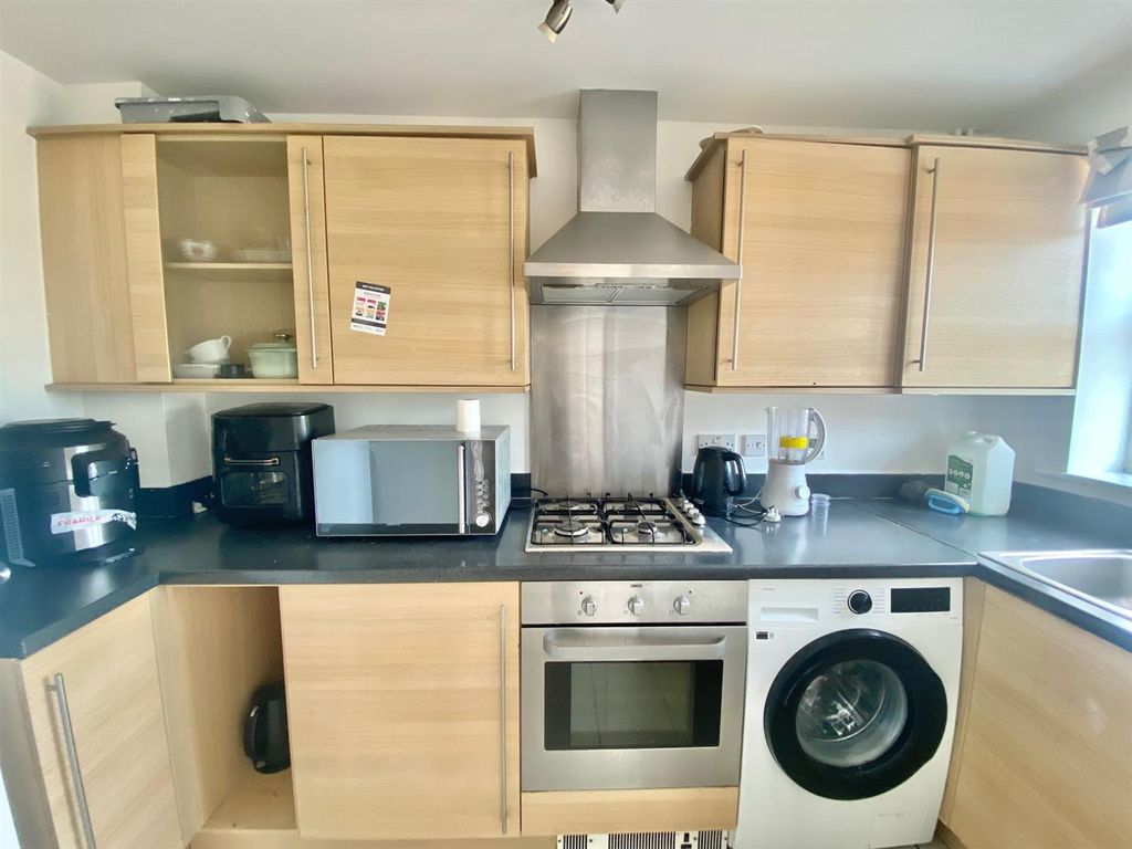 Property photo 2 of 18