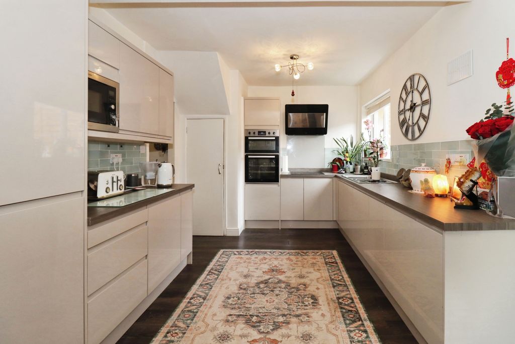 Property photo 1 of 23 Kitchen