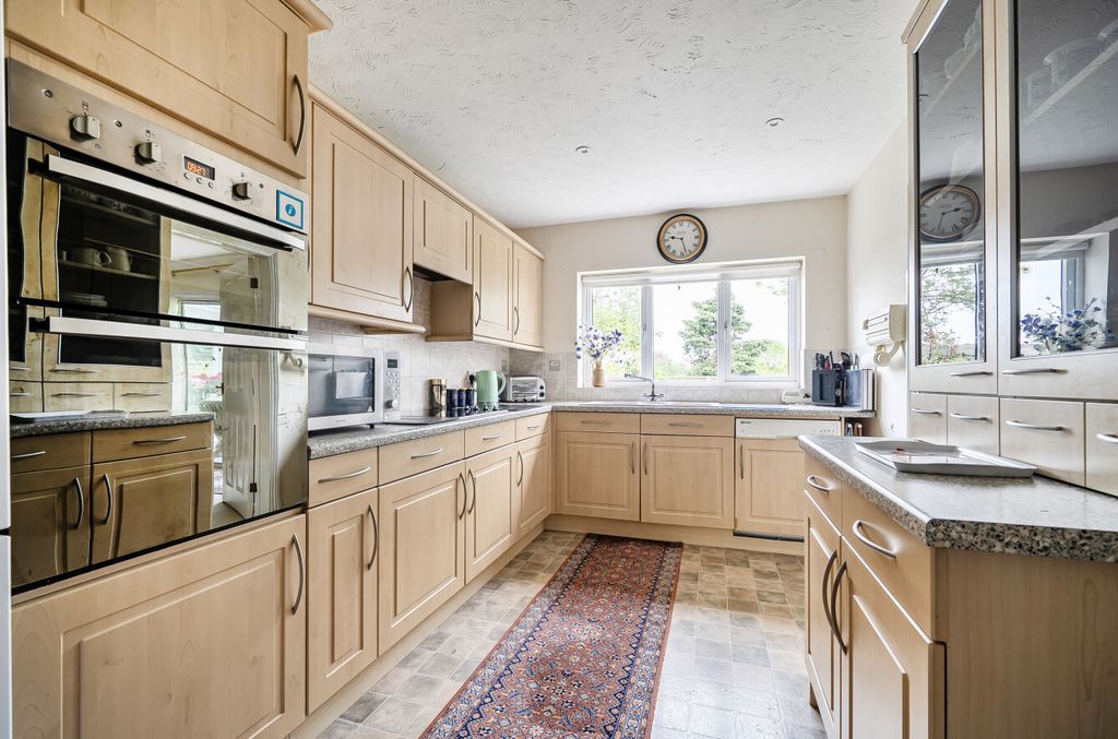 Property photo 3 of 15 1455761-11-6A02F5...
