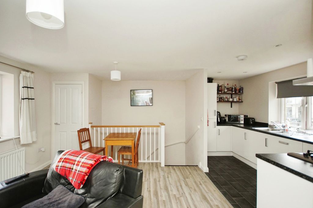 Property photo 1 of 16 Kitchen/Lounge