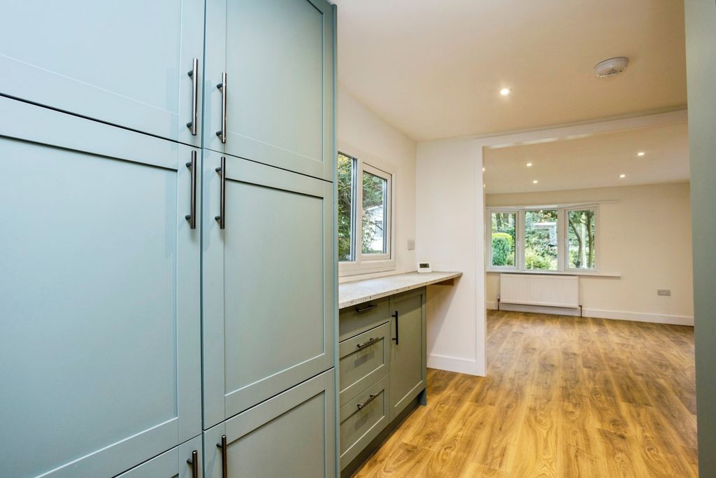 Property photo 3 of 18 Photo