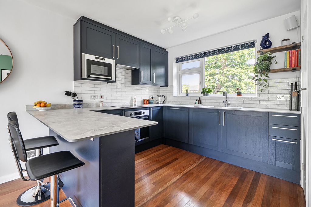 Property photo 3 of 16 Kitchen
