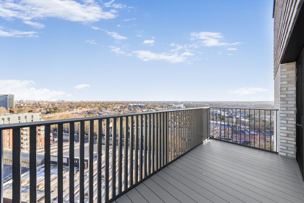 Property photo 3 of 15 Jargonelle House