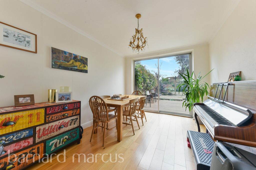 Property photo 3 of 8 Dining Room