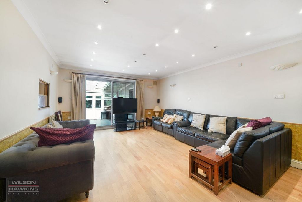 Property photo 3 of 17 18 Northwick Park Road - Xtcnxfus3Vrelmk1LV0E.Jpg