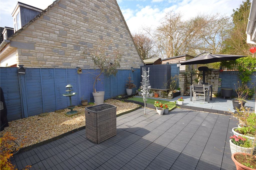 Property photo 2 of 19 Picture No. 24