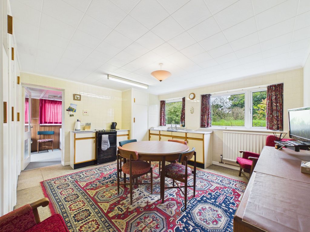 Property photo 2 of 16 Kitchen / Dining Room