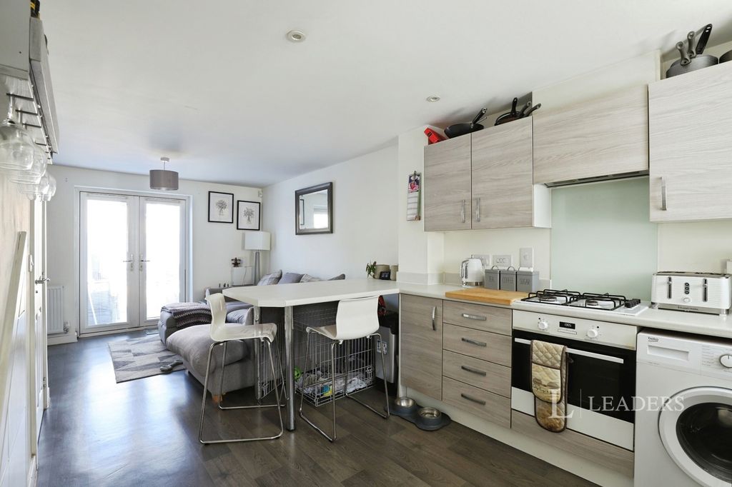 Property photo 3 of 14 Pbox-Img.Jpg