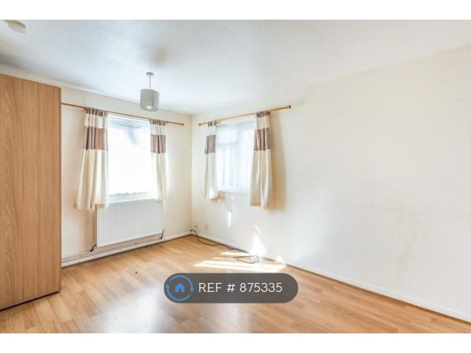 Property photo 2 of 6 Lounge 1