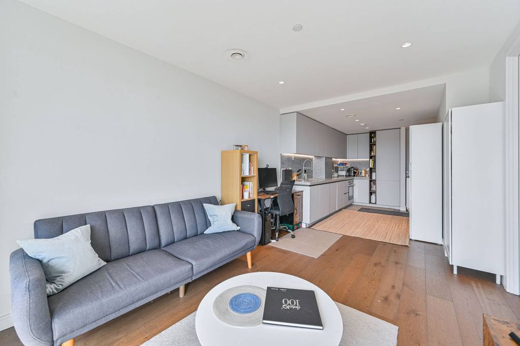 Property photo 2 of 13