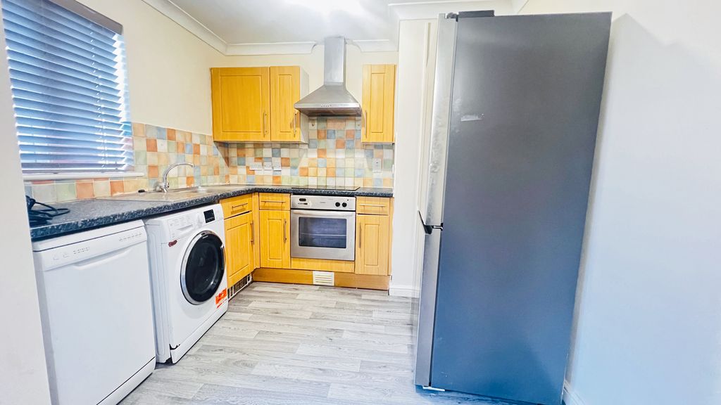 Property photo 2 of 6