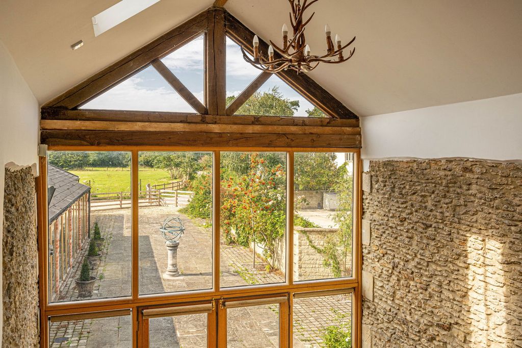 Property photo 3 of 26