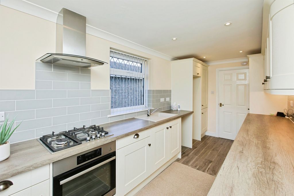 Property photo 3 of 16