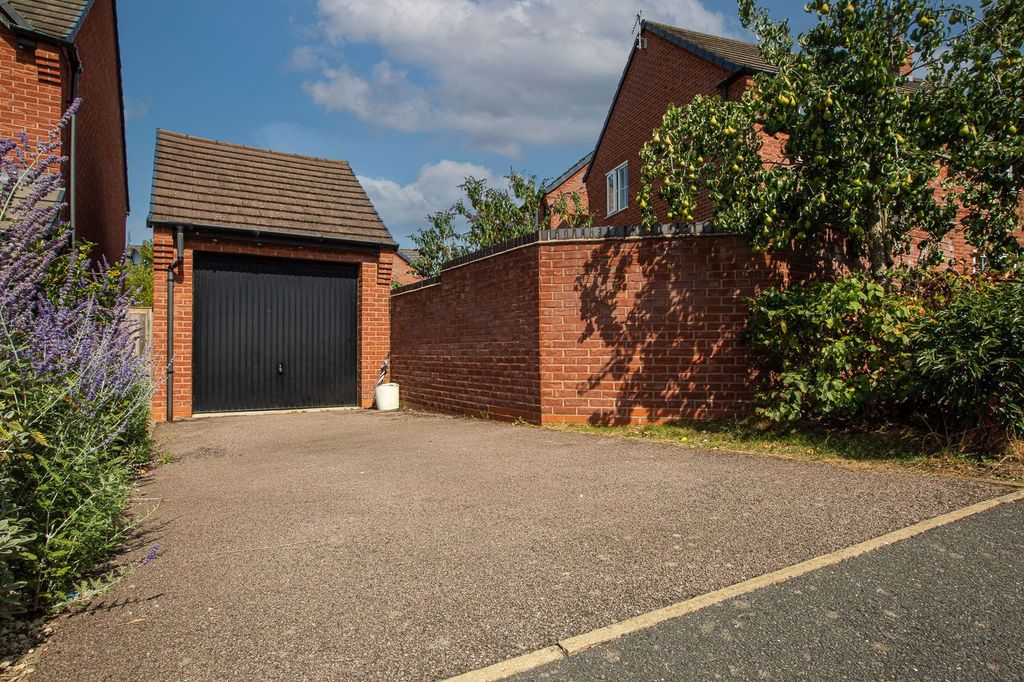 Property photo 2 of 22