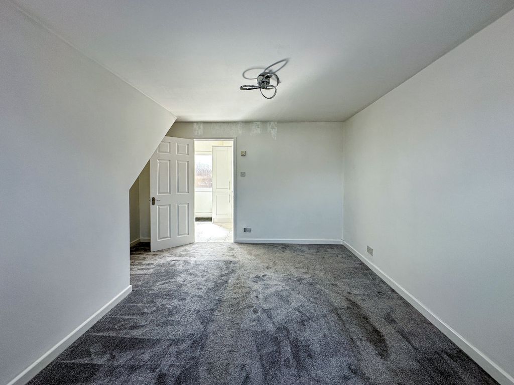 Property photo 3 of 15 4339664
