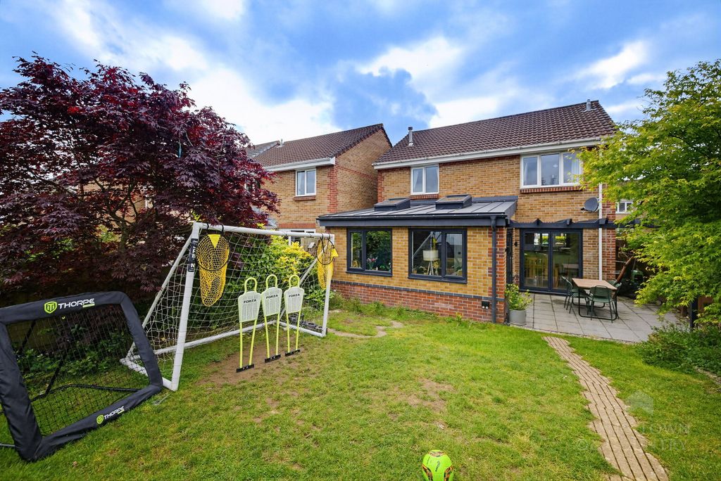 Property photo 2 of 21